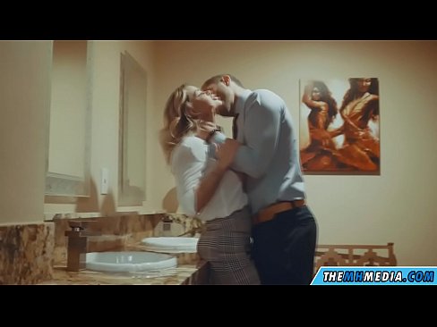 ❤️ Quan una rossa tetona et sedueix en un lavabo públic Vídeo de sexe al ca.epicshowdown.top